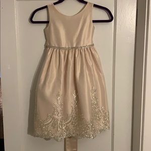 NWT Sweet Kids Metallic Scalloped Lace Dress